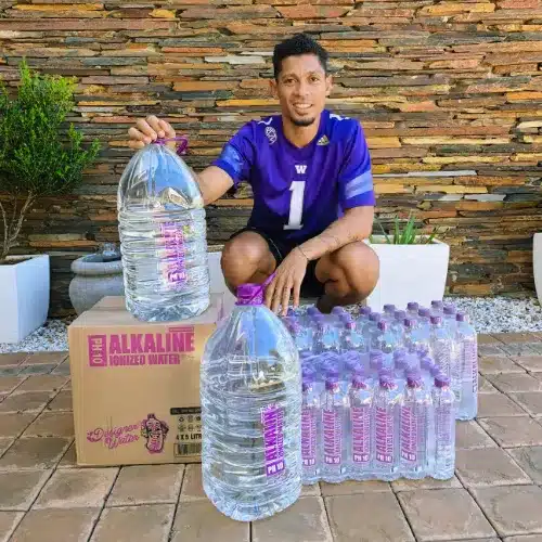 Wayde van Niekerk with Designer Water bottles and cases